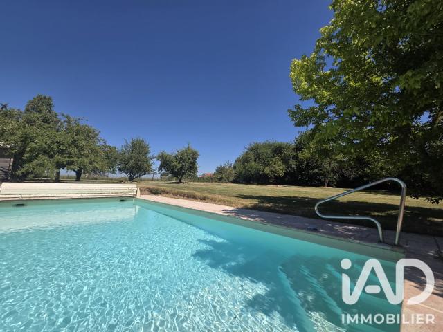 Maison 8 pièces 235 m²