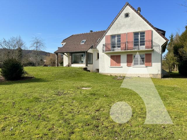 Maison 8 pièces 235 m²