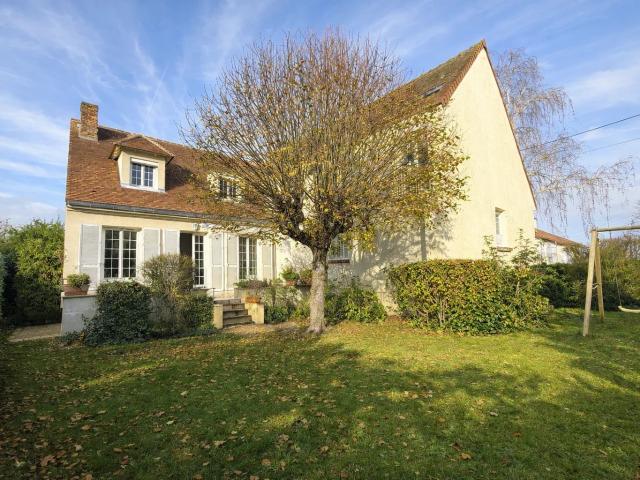 Maison 8 pièces 235 m²