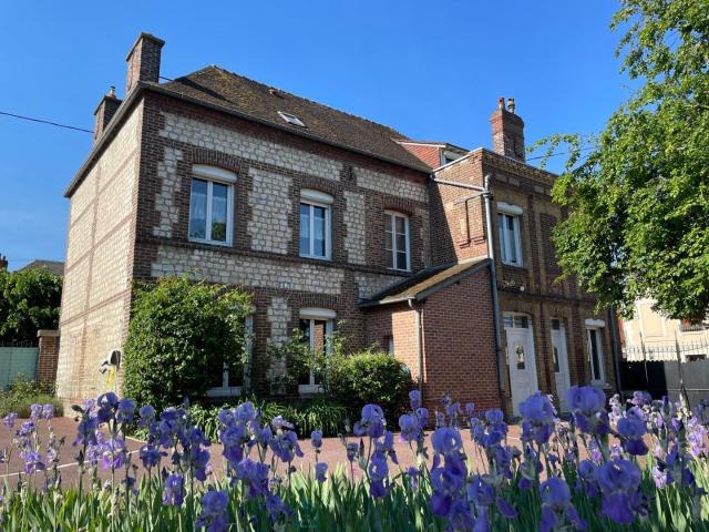 Maison 8 pièces 235 m²