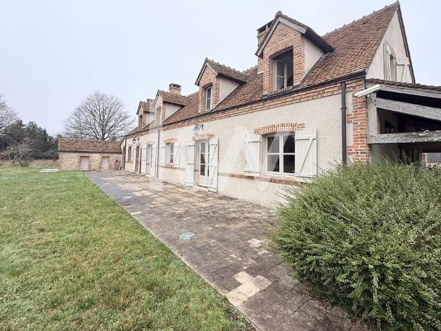 Maison 8 pièces 235 m²