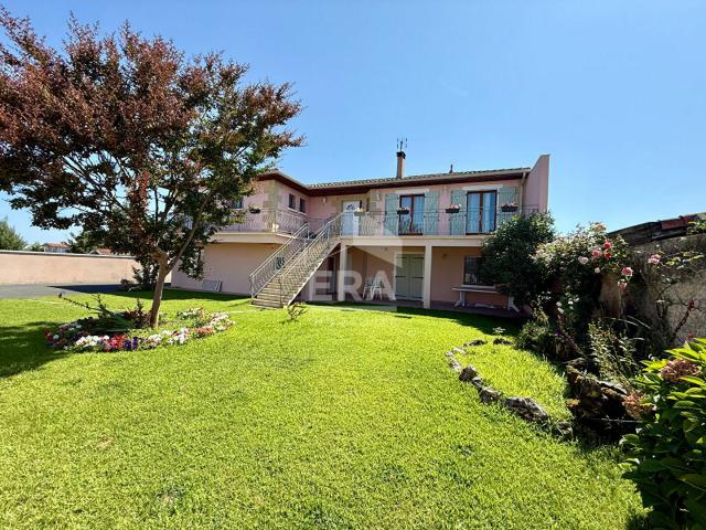 Maison 8 pièces 235 m²