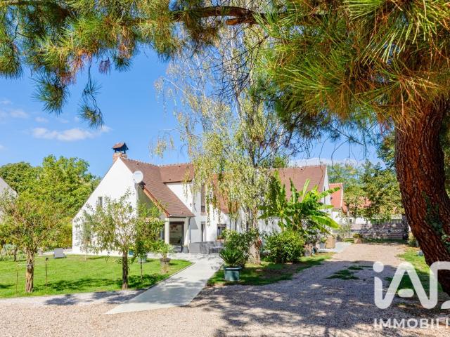 Maison 8 pièces 235 m²
