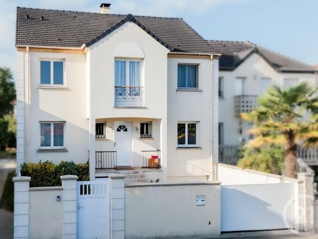 Maison 8 pièces 236 m²