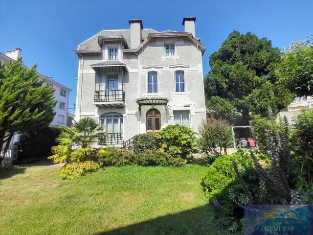 Maison 8 pièces 236 m²