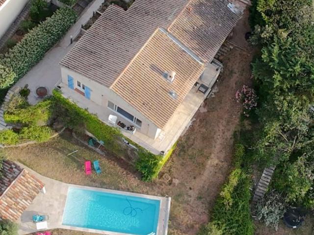 Maison 8 pièces 236 m²