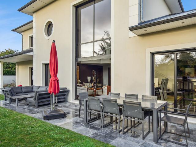 Maison 8 pièces 236 m²