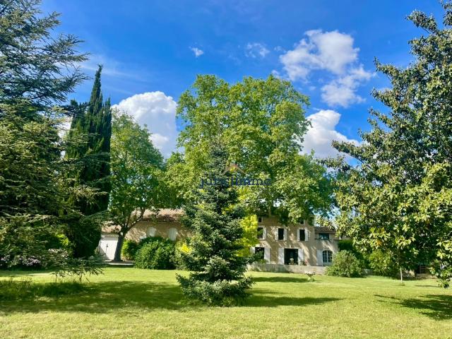 Maison 8 pièces 236 m²