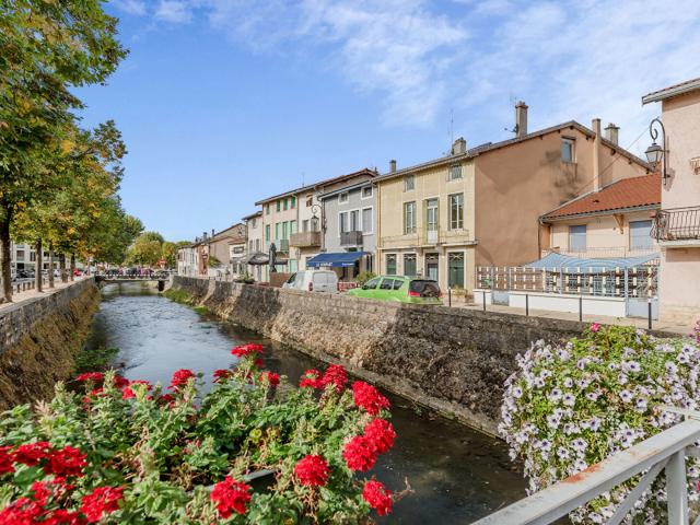 Maison 8 pièces 236 m²
