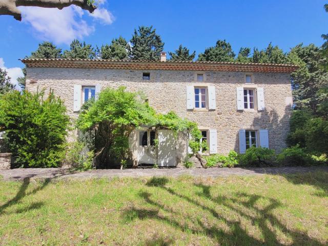 Maison 8 pièces 236 m²