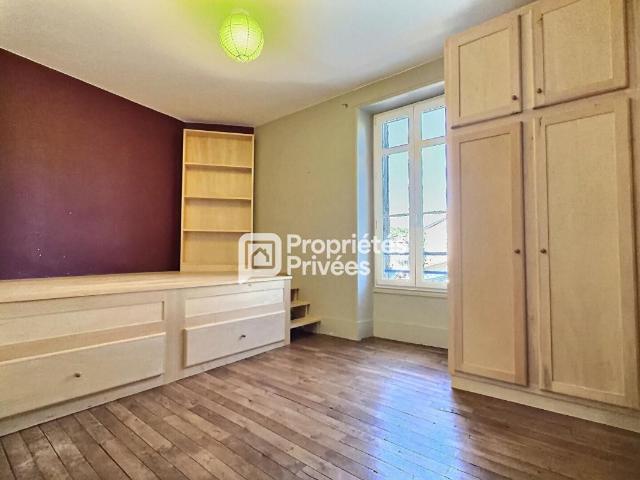 Maison 8 pièces, 236 m² à louer à Périgueux 24000