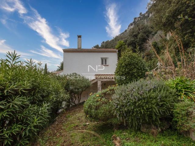 Maison 8 pièces 237 m²