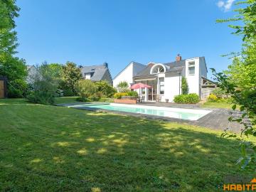 Maison 8 pièces 237 m²