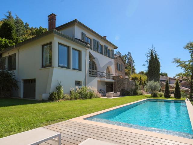 Maison 8 pièces 237 m²