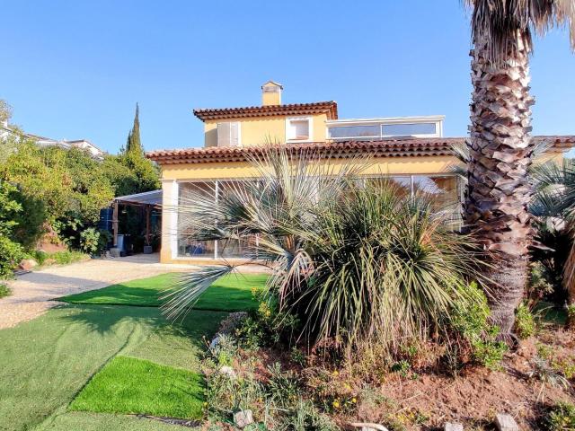 Maison 8 pièces 237 m²