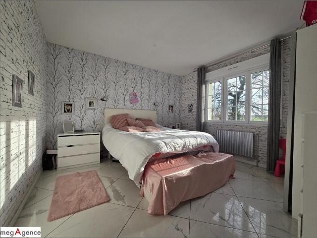 Maison 8 pièces 237 m²