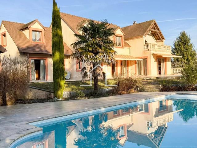 Maison 8 pièces 237 m²