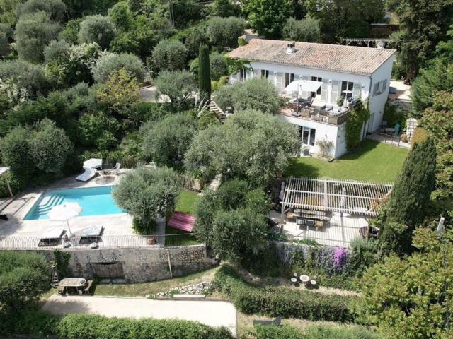 Maison 8 pièces 237 m²