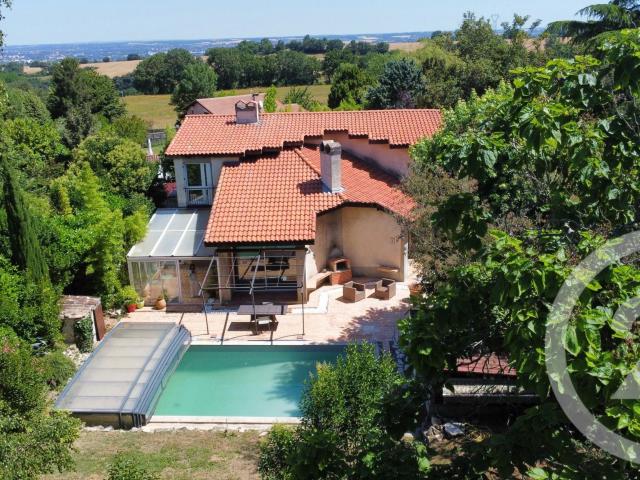 Maison 8 pièces 237 m²