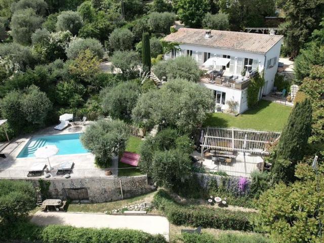 Maison 8 pièces 237 m²