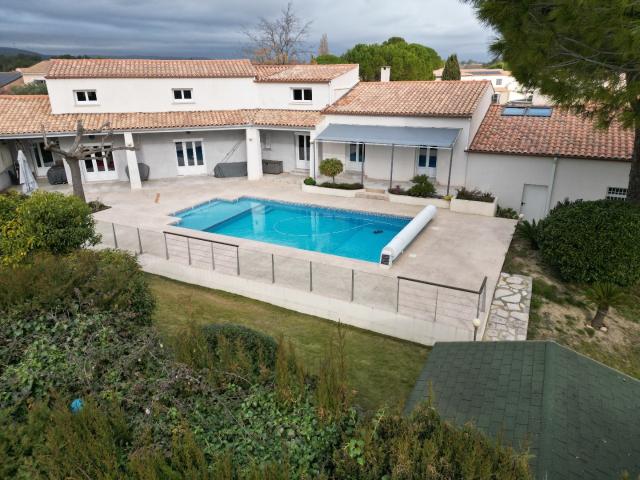 Maison 8 pièces 237 m²