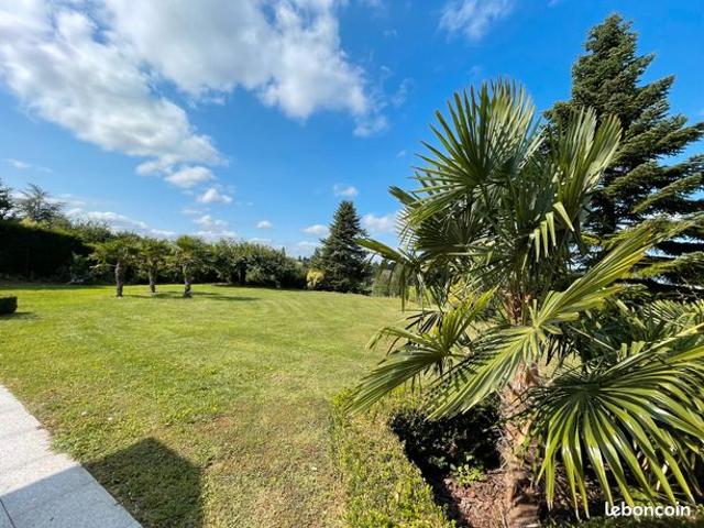 Villa 8 pièces 237 m²