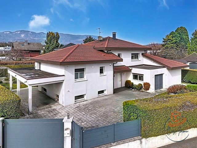 Maison 8 pièces 238 m²
