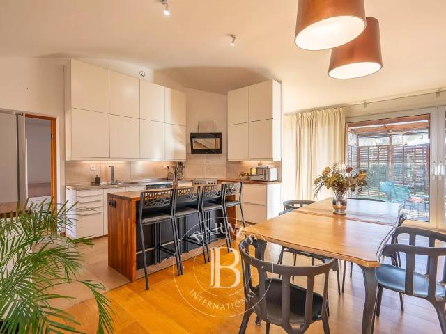 Maison 8 pièces 238 m²