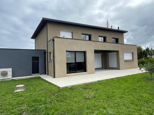 Maison 8 pièces 238 m²