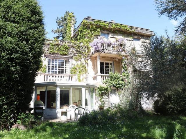 Maison 8 pièces 238 m²