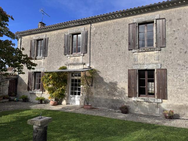 Maison 8 pièces 238 m²