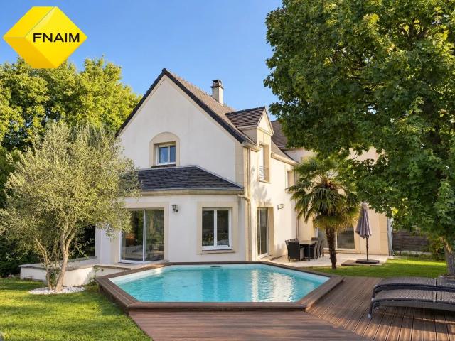 Maison 8 pièces 238 m²