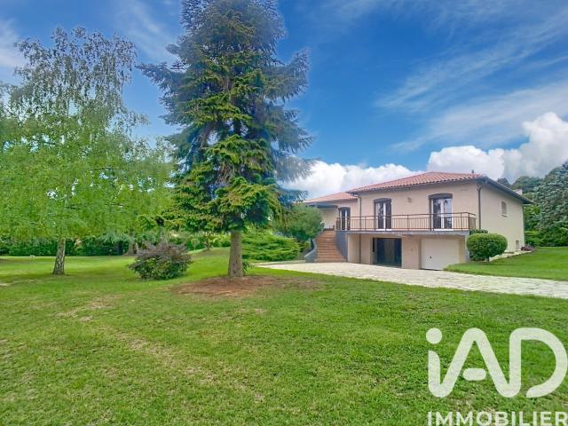 Maison 8 pièces 238 m²