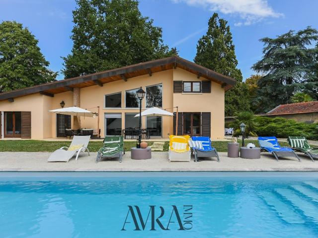 Maison 8 pièces 238 m²