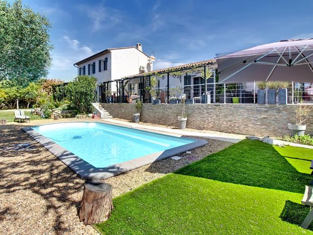 Maison 8 pièces 238 m²