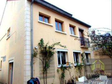 Maison 8 pièces 238 m²