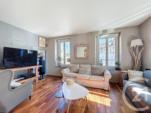 Maison 8 pièces 239 m²