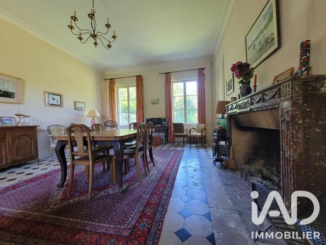 Maison 8 pièces 239 m²