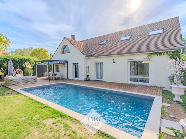 Maison 8 pièces 239 m²