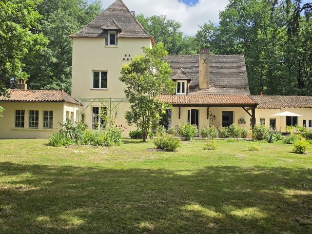 Maison 8 pièces 239 m²