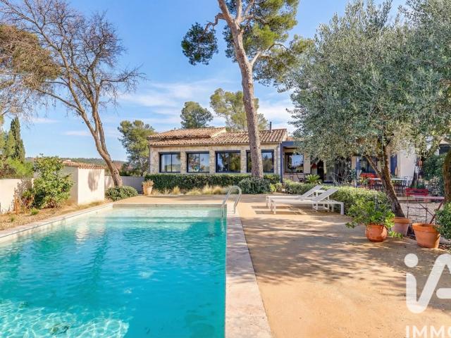 Maison 8 pièces 232 m²