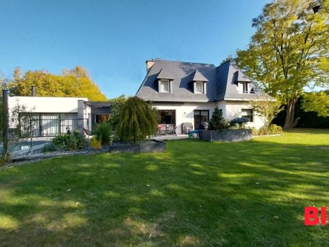 Maison 8 pièces 230 m²