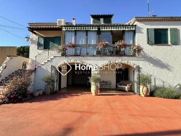 Maison 8 pièces 230 m²