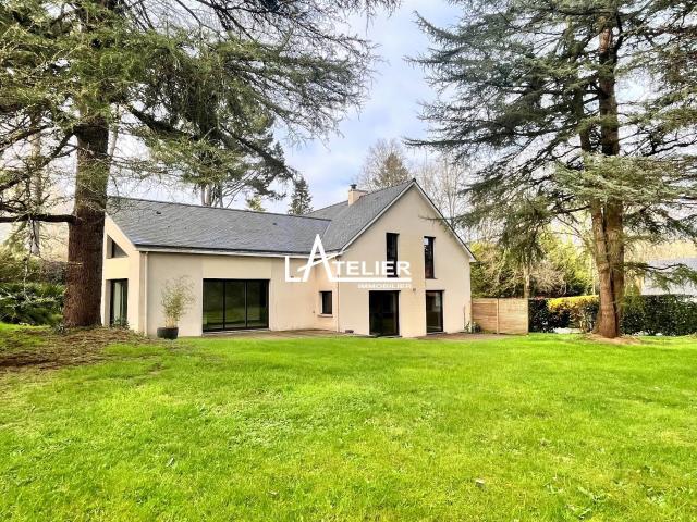 Maison 8 pièces 230 m²