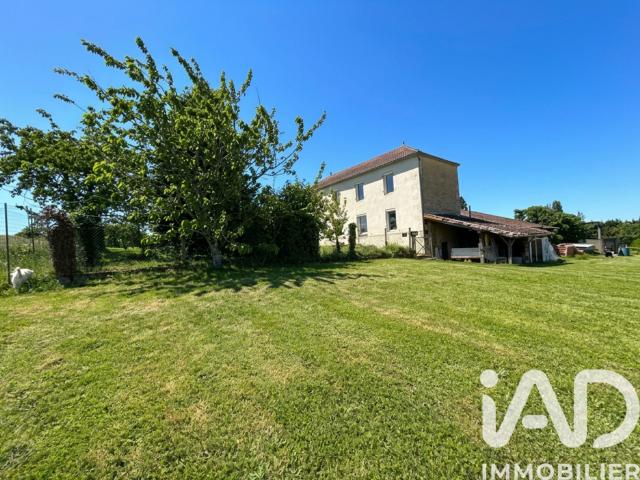 Maison 8 pièces 230 m²