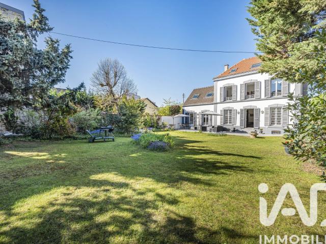 Maison 8 pièces 230 m²