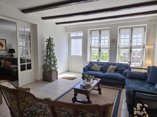Maison 8 pièces 230 m²