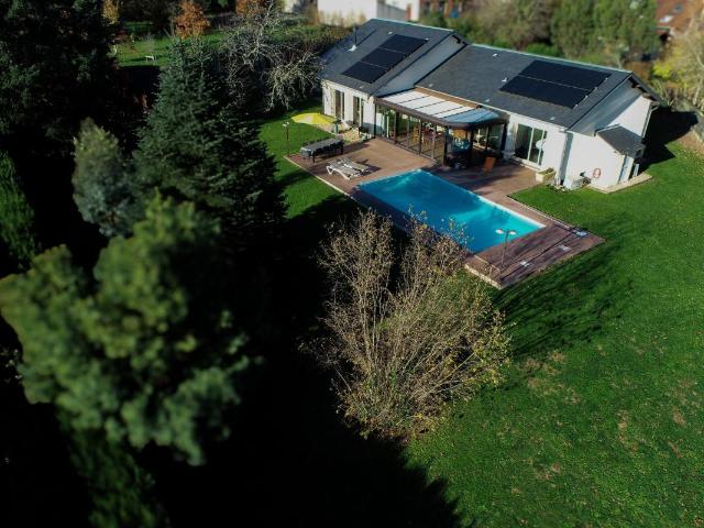 Maison 8 pièces 230 m²