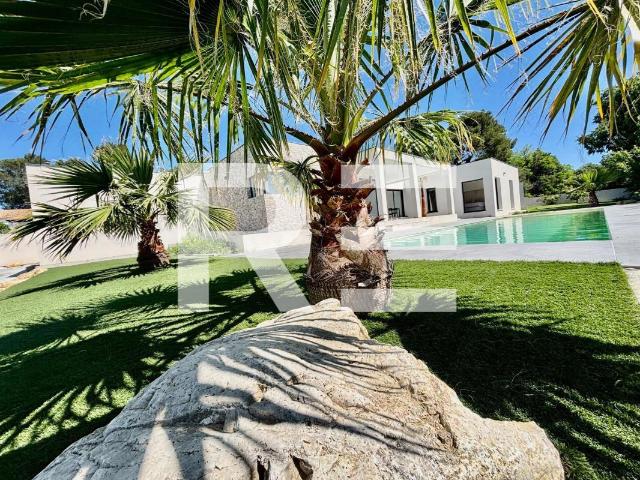 Maison 8 pièces 230 m²