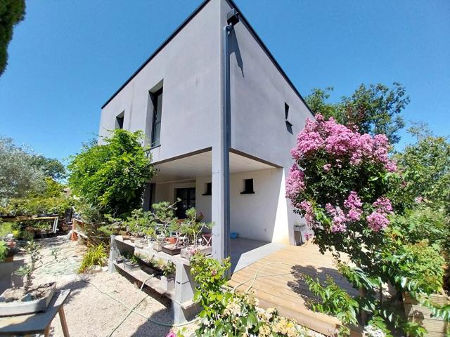Maison 8 pièces 230 m²